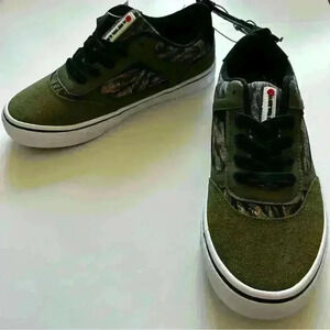 BNWT Airwalk Kids Unisex Lace-Up Green Camouflage Huntington Sneakers